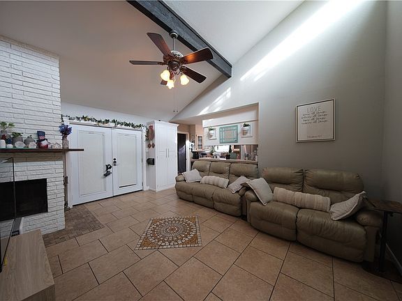 5th image of 11821 Lori Dr