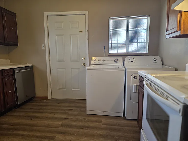 5112 Schubert Rd — Photo 6