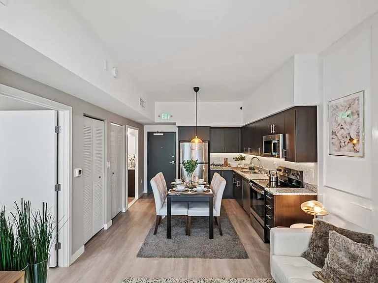 Oak Enclave — Photo 5