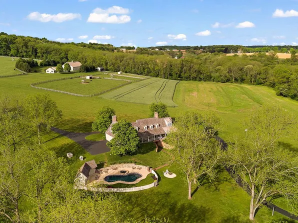 4635 Newark Rd, Cochranville, PA 19330