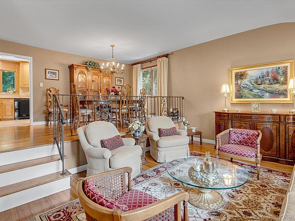 5th image of 19 Cottage Court