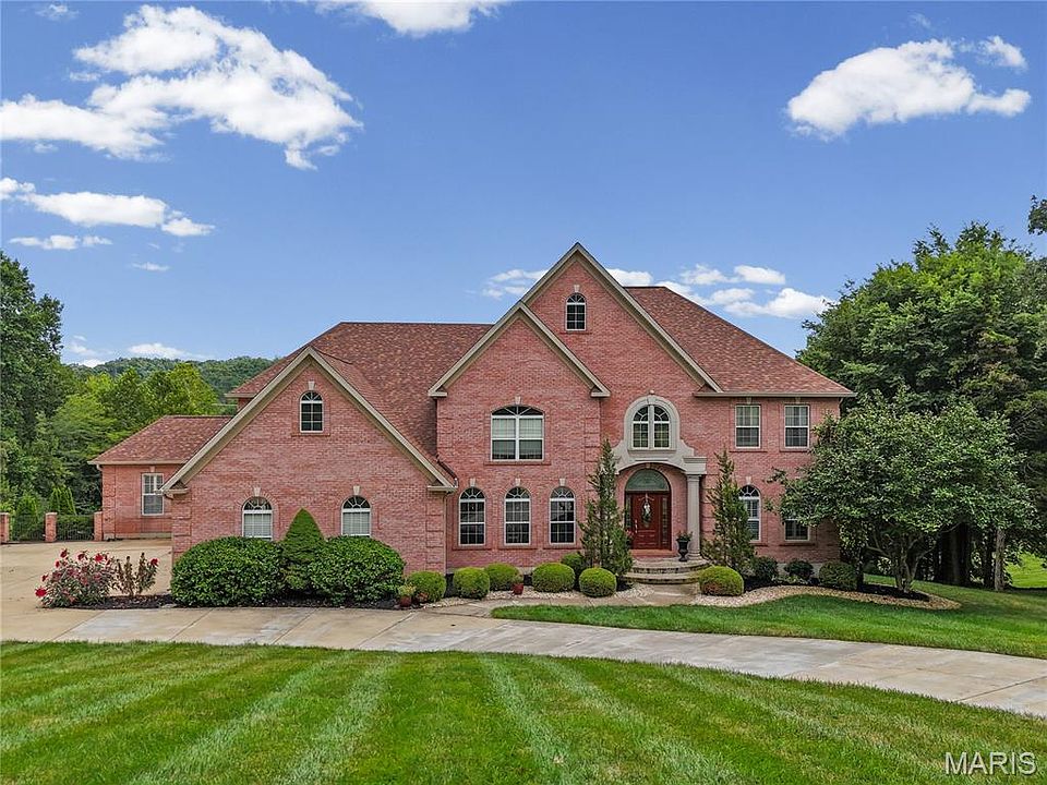 1st image of 10570 Glen Oaks Dr