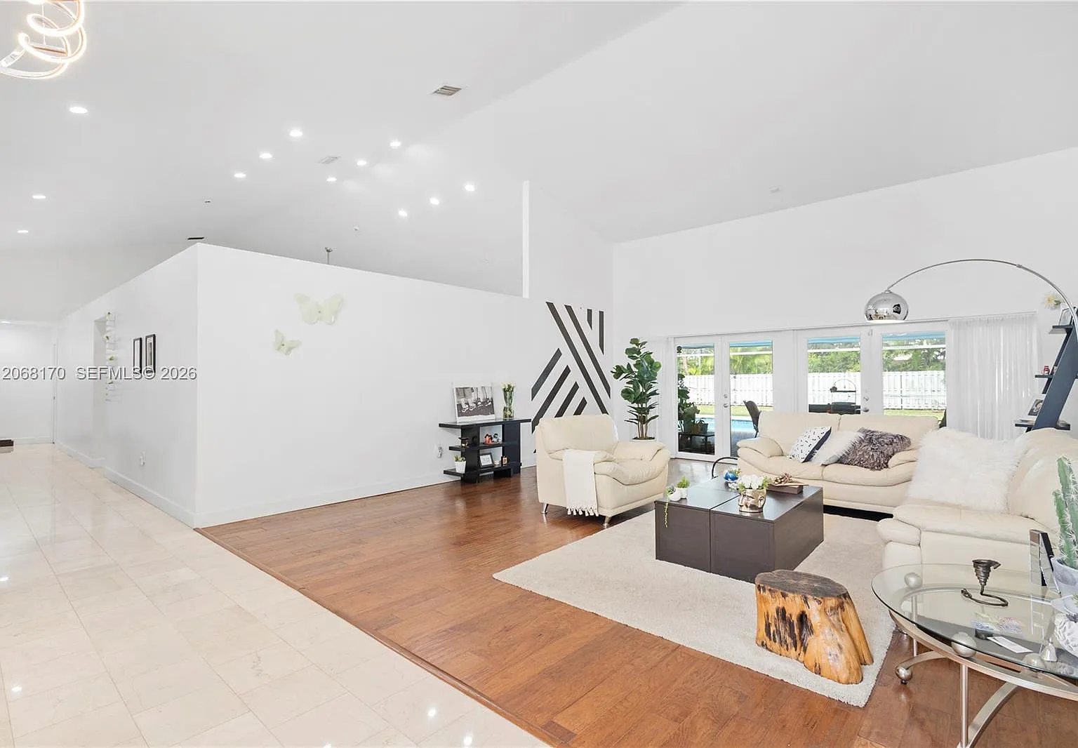 5 bed, 4188 sqft, $11,000 — Photo 3