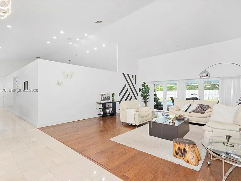 9717 SW 111th Ter — Photo 3