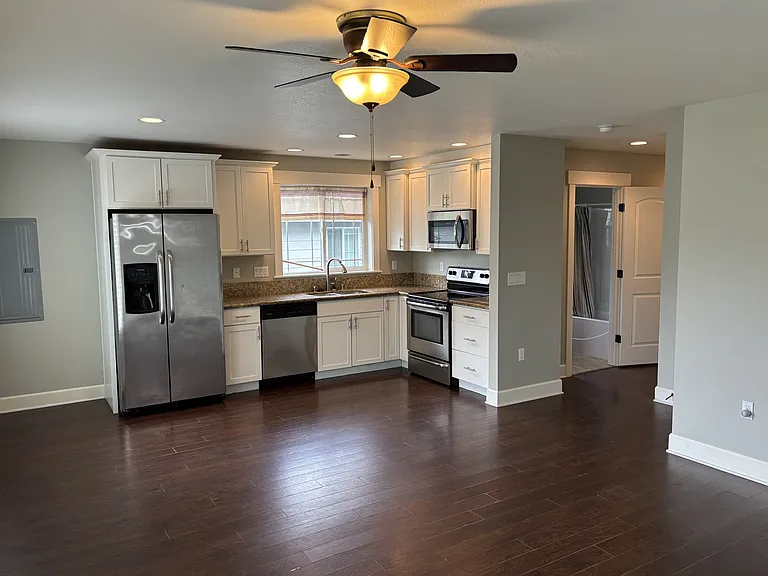 905 Pacific Surf Ave SW — Photo 4