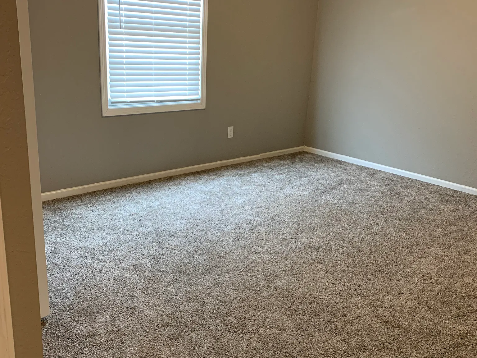 2 bed, 1200 sqft, $1,250 — Photo 4