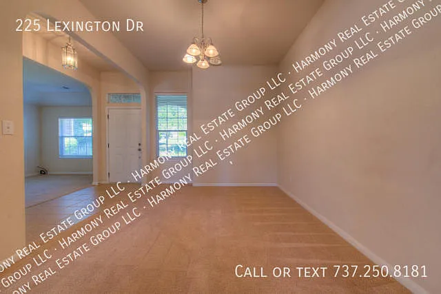 225 Lexington Dr — Photo 17