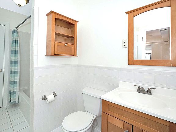 4th image of 604 Tompkins Ave APT A1