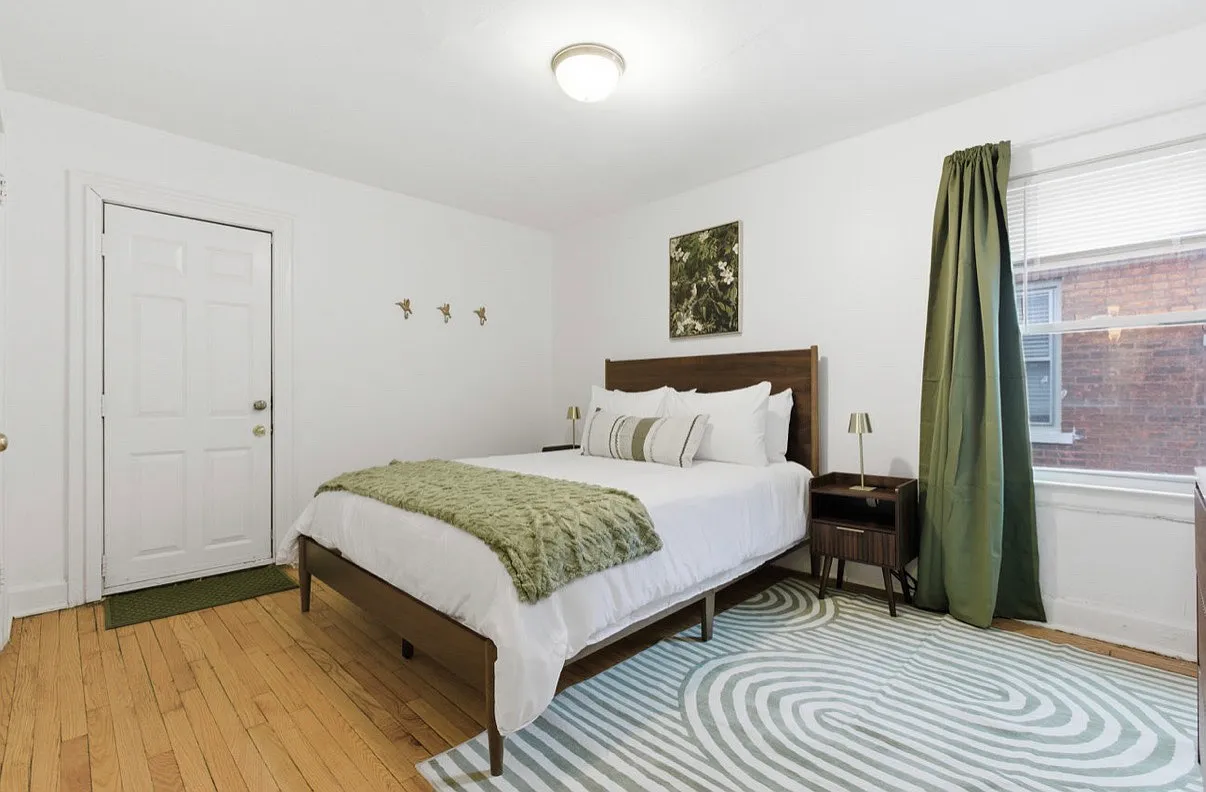 2 bed, 2273 sqft, $2,300 — Photo 4