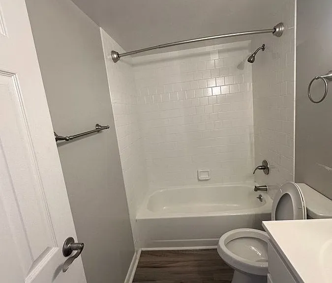 1125 Light St #B — Photo 10