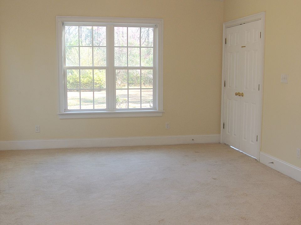 2nd image of 143 Hugh Rd