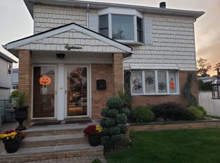 18 Bartow St, Staten Island, NY 10308