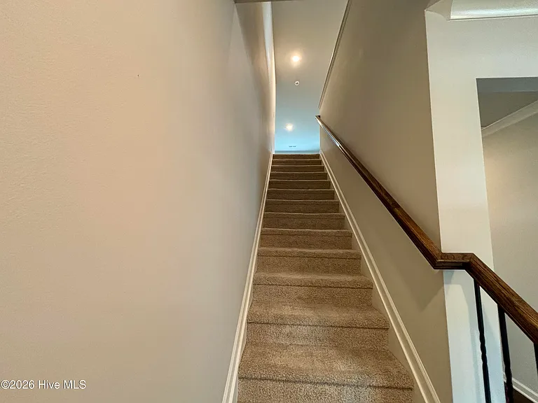 240 Callahan Dr — Photo 14