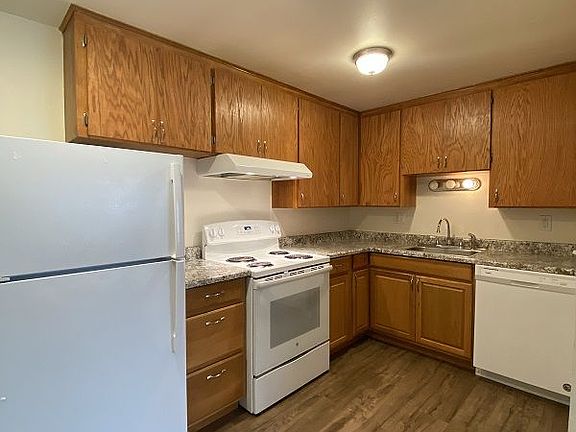 5th image of 14051 32nd Ave NE APT 1