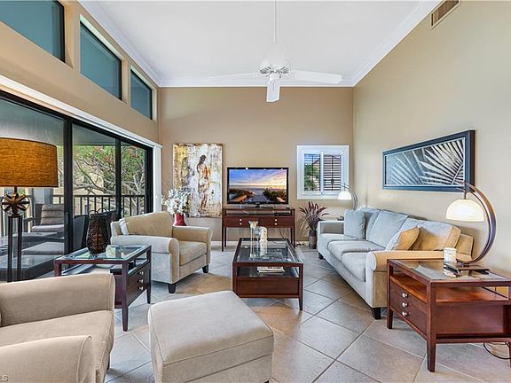 4th image of 559 Beachwalk Cir #U-201
