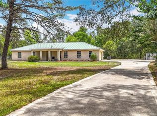 505 Fisher Rd, Ocklawaha, FL 32179