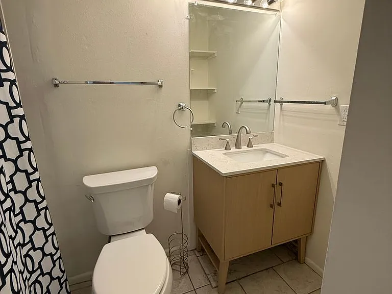 108 Scranton St #5 — Photo 10