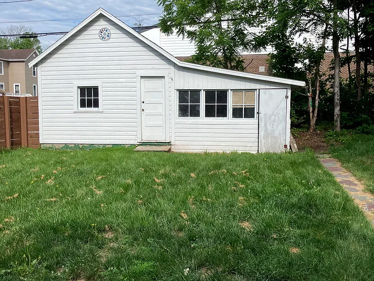 133 Pearl St — Photo 21