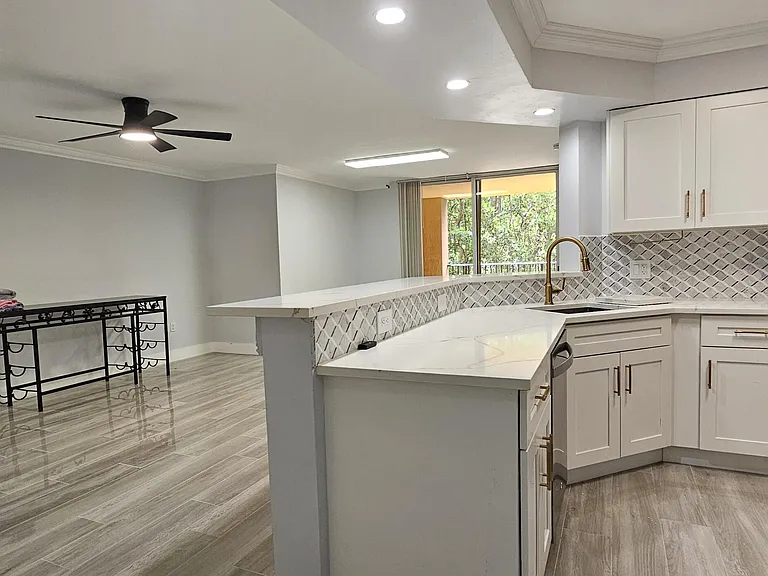 400 Scotia Dr #203 — Photo 61