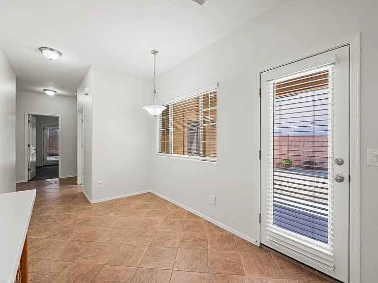15929 W Custer Ln — Photo 11