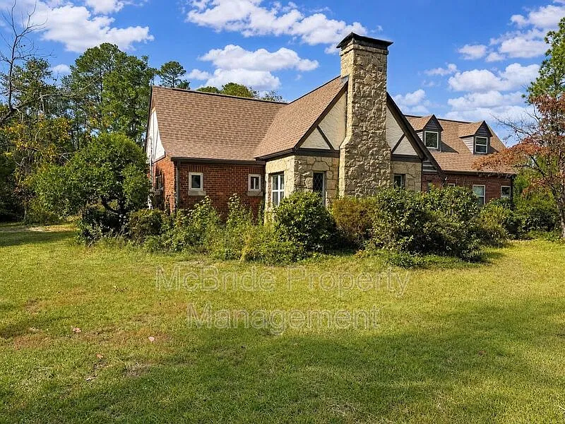 3 bed, 3.0 bath, 2163 sqft, $2,050 — Photo 2