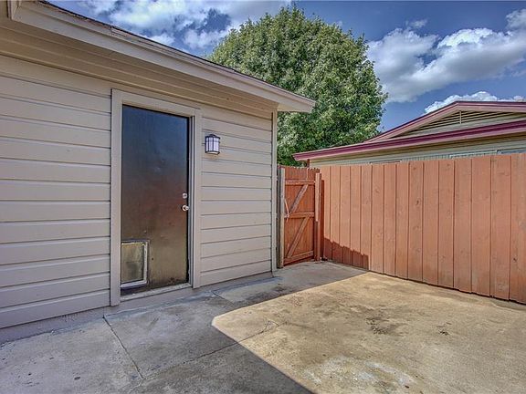 5th image of 860 Jerry Ln