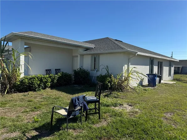 5263/5265 Benton St, Lehigh Acres, FL 33971