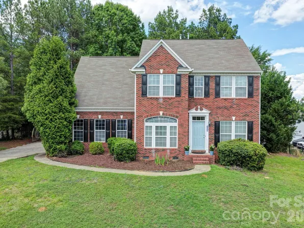 305 Hydrangea Dr, Clover, SC 29710