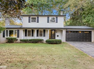 1086 E Silverbell Rd, Lake Orion, MI 48360