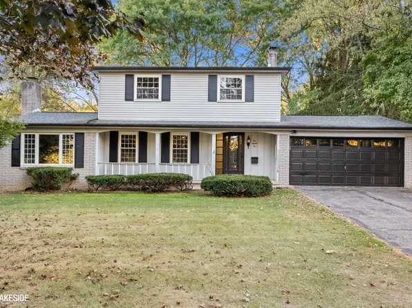 1086 E Silverbell Rd, Lake Orion, MI 48360