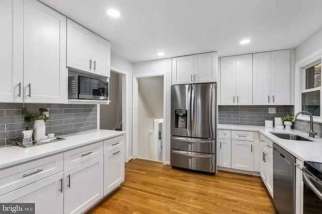 6222 Beachway Dr — Photo 12
