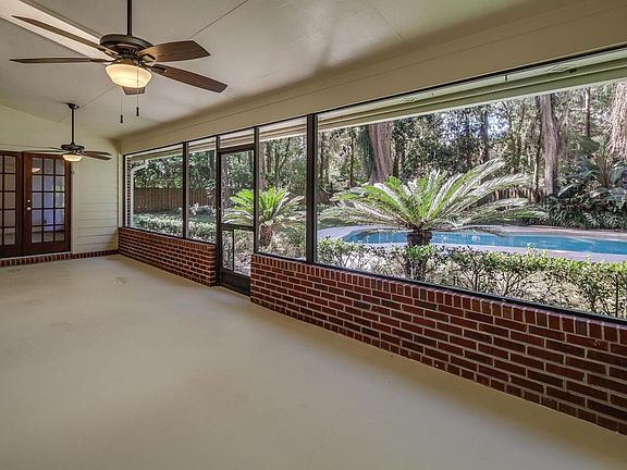 Screened_Lanai_View_1