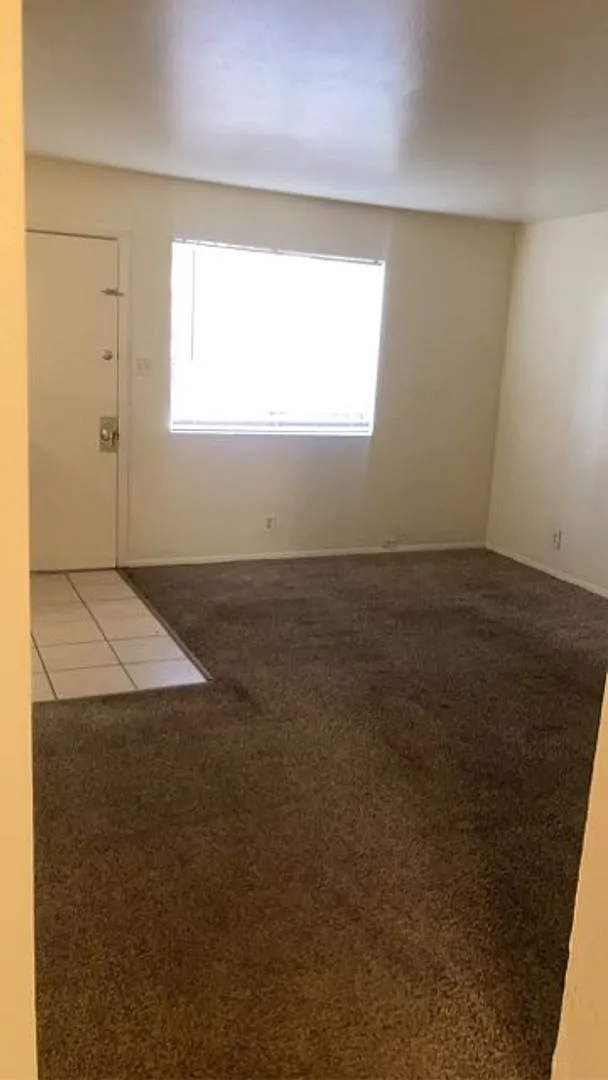 Available soon !! 2BR, 1 Bath Unit at Phoenix and Chelwood — Photo 2