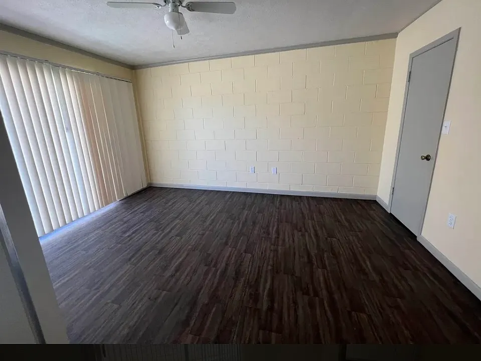 2241 W Pensacola St #40