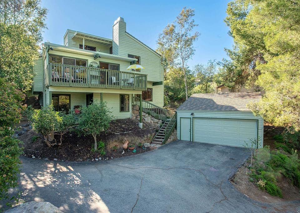 1st image of 28330 Meadow Glen Way W