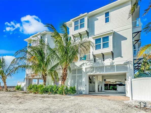 2500 Gulf Dr N, Bradenton Beach, FL 34217