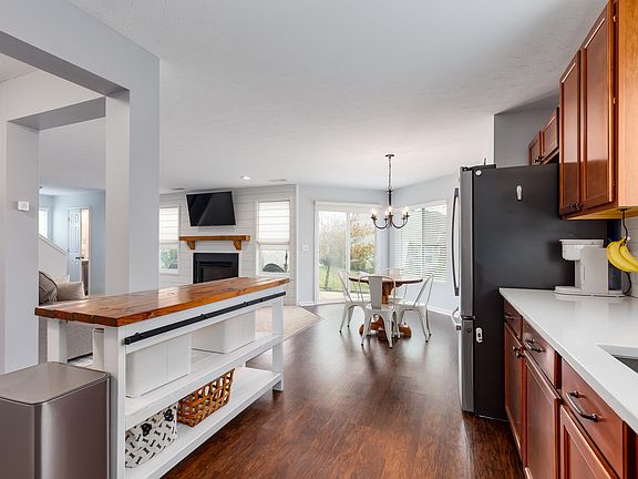 5th image of 942 Hawkshead Ln
