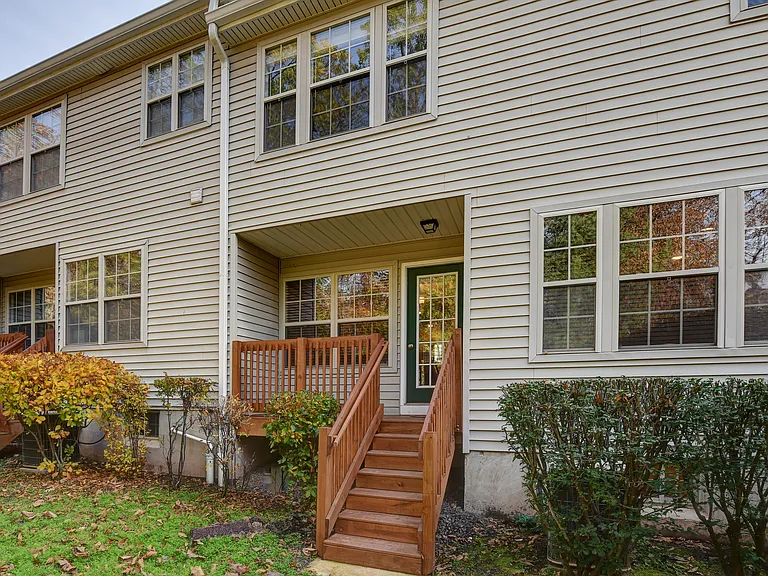 403 Taggert Dr — Photo 34