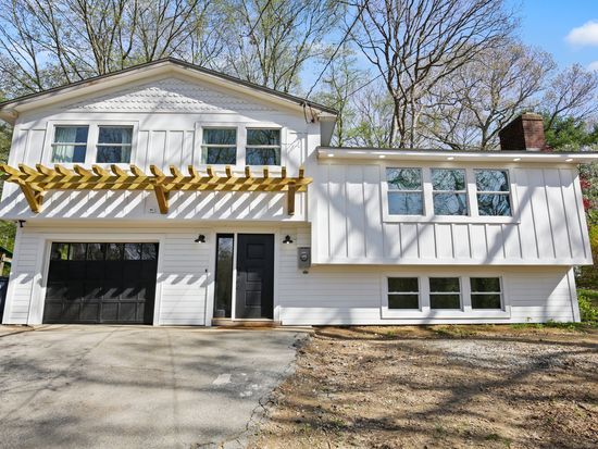 52 Stonybrook Road, Gales Ferry, CT 06335