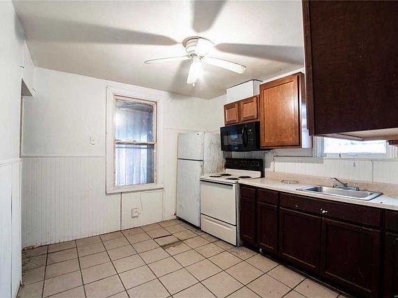 5th image of 8759 North Broadway