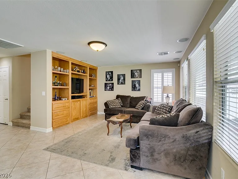 2619 Begonia Valley Ave — Photo 9
