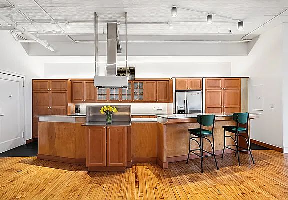 4th image of 49 Murray St APT 4