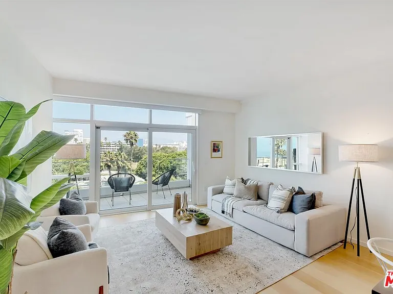 1705 Ocean Ave #502 — Photo 9