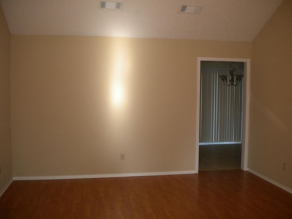 4th image of 242 Green Hollow Cir