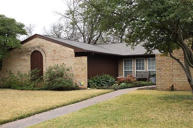 1st image of 1225 Mosswood Ln