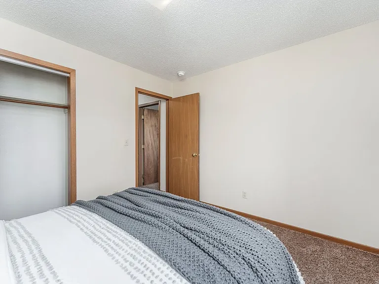 Eastpointe Townhomes — Photo 13