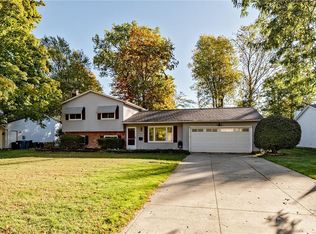 6053 Maplewood Rd, Mentor On The Lake, OH 44060