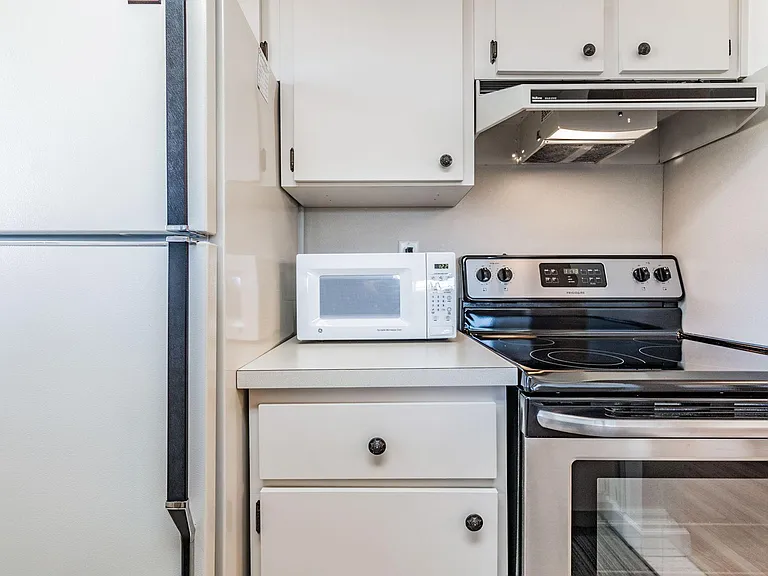 2525 W Bay Dr #B44 — Photo 9