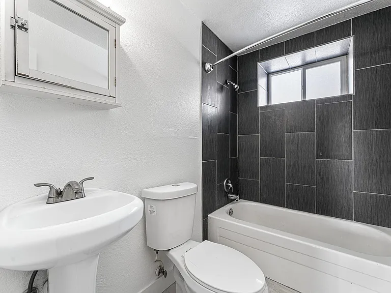 1218 Zephyr St — Photo 8