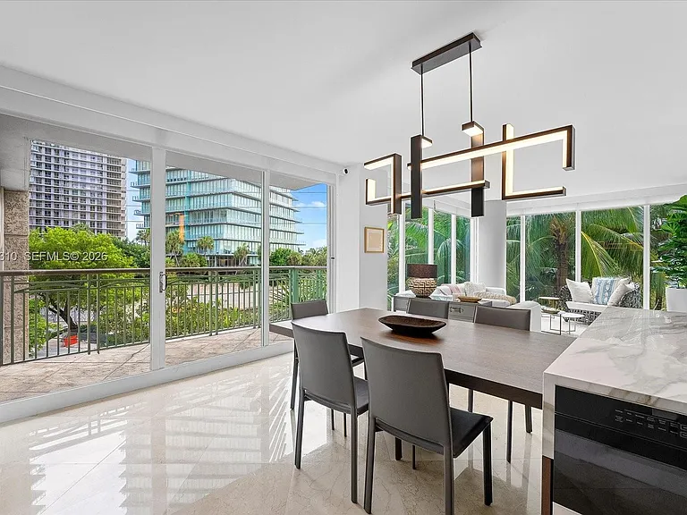 3400 SW 27th Ave #201 — Photo 7
